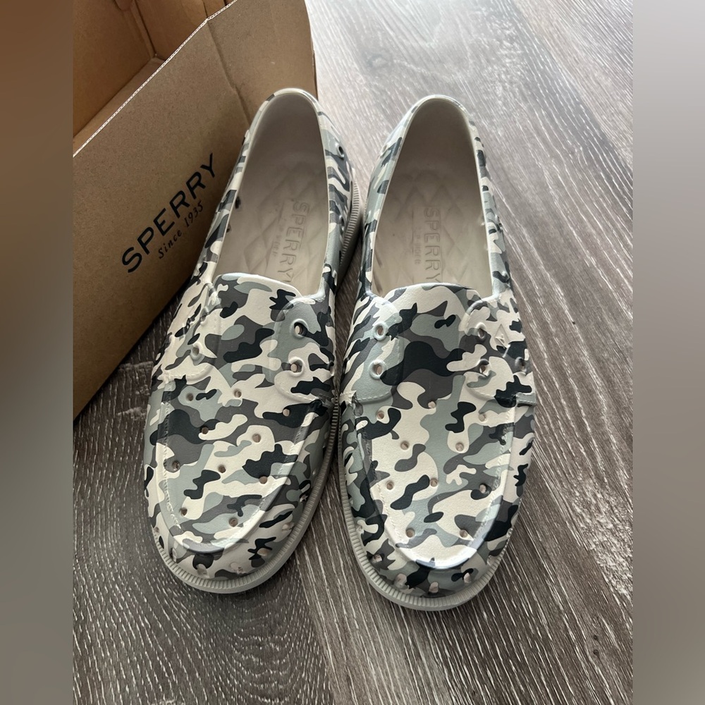 NEW Sperry Camouflage Slip-On Shoes Men’s size 9